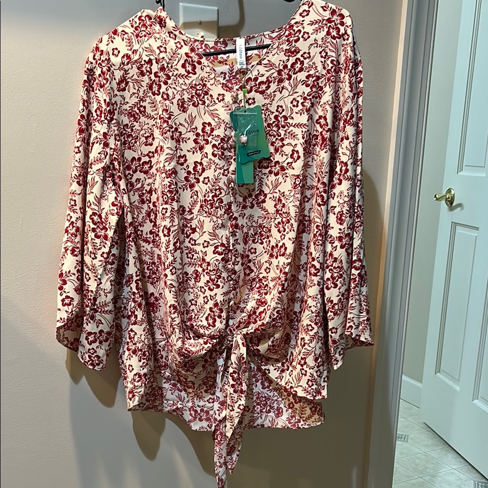 Floral Red and White Women's Top
